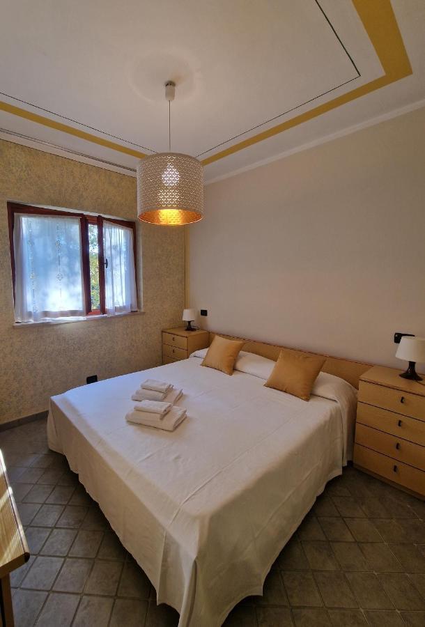 Casa Vittoria Sirmione Punta Gro Con Piscinaアパートメント エクステリア 写真