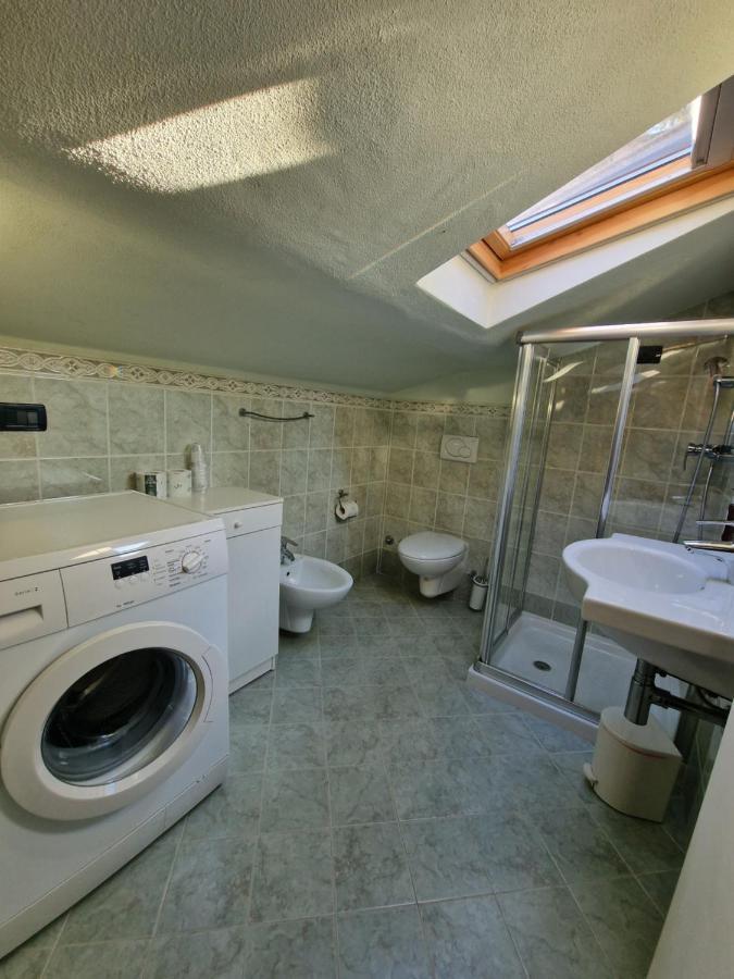 Casa Vittoria Sirmione Punta Gro Con Piscinaアパートメント エクステリア 写真
