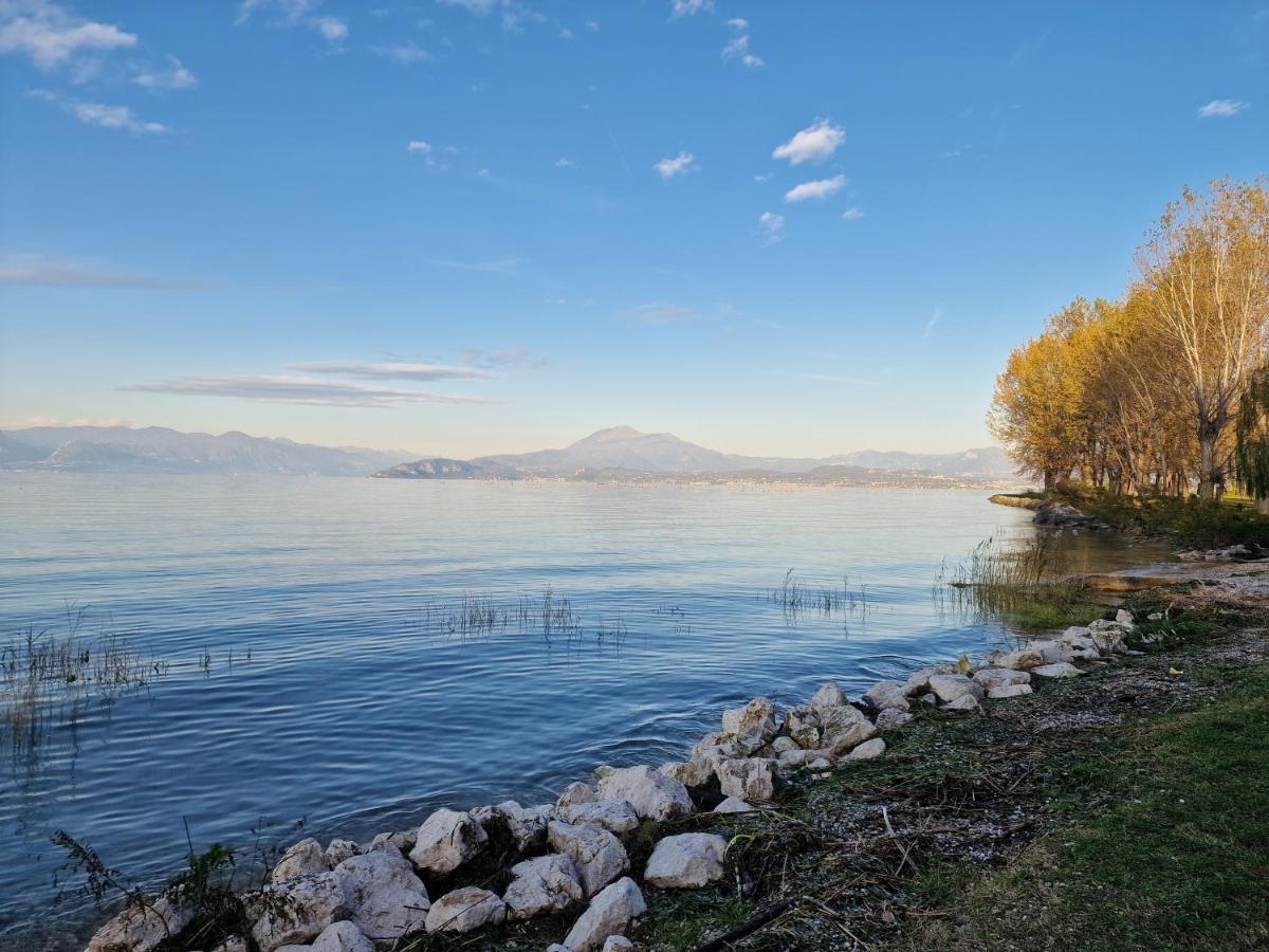 Casa Vittoria Sirmione Punta Gro Con Piscinaアパートメント エクステリア 写真